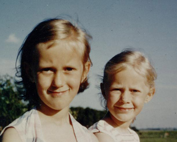 Tinna och Eva Mac Key Juni-55-Kallstorp.jpg - Kristina (Tinna) & Eva Mac Key i Källstorp juni, 1955